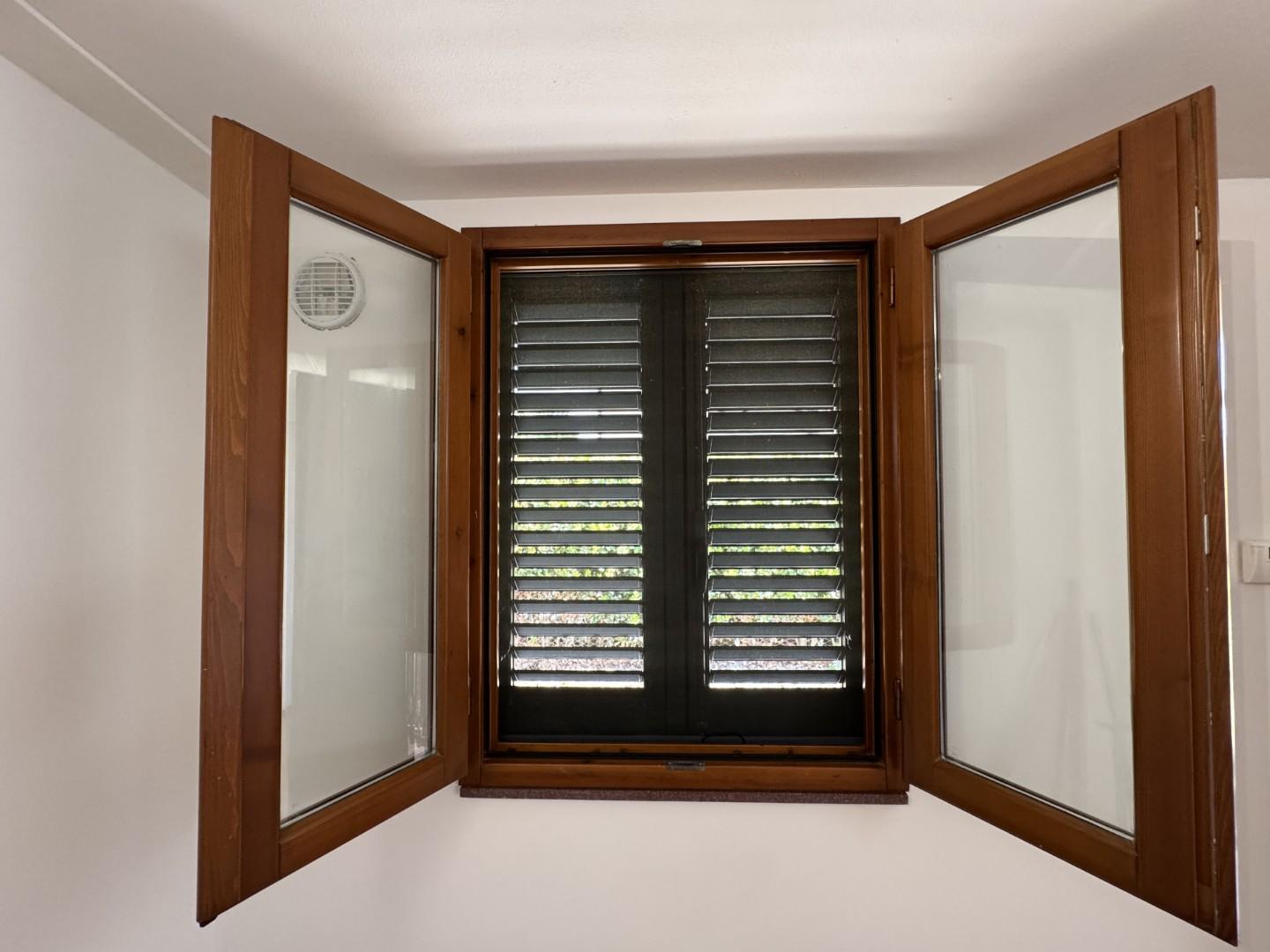 Immagine 11 di Garage in vendita  a Empoli