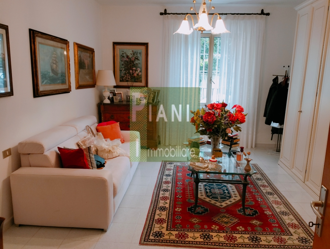 Immagine 8 di Appartamento in vendita  a Livorno