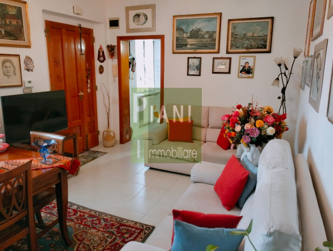 Immagine 3 di Appartamento in vendita  a Livorno