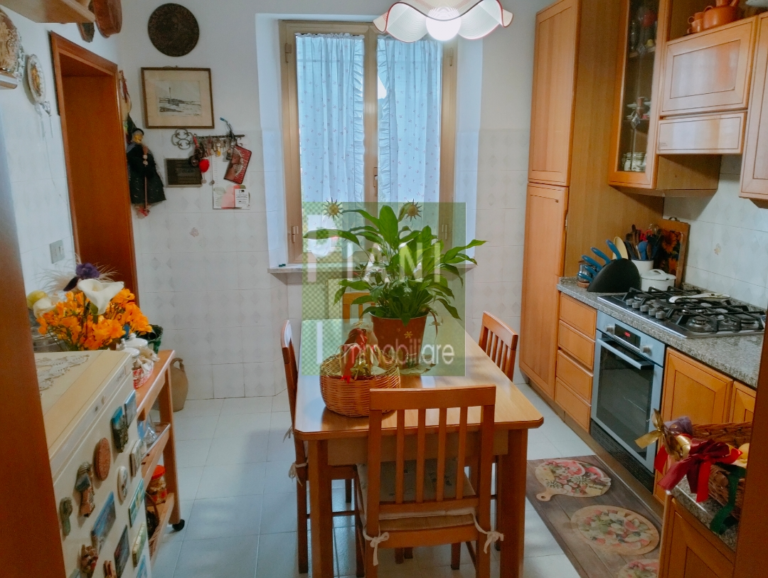 Immagine 10 di Appartamento in vendita  a Livorno