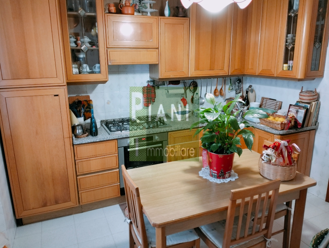 Immagine 11 di Appartamento in vendita  a Livorno