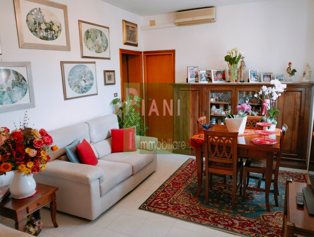 Immagine 1 di Appartamento in vendita  a Livorno