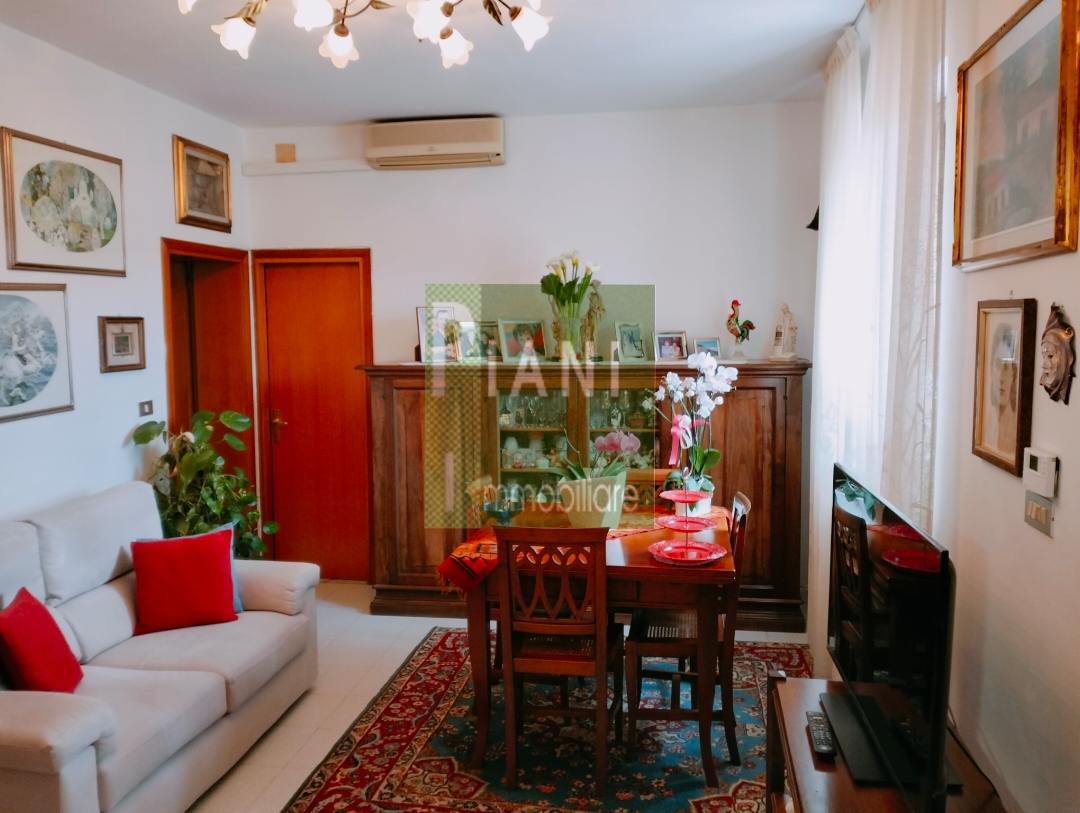 Immagine 2 di Appartamento in vendita  a Livorno