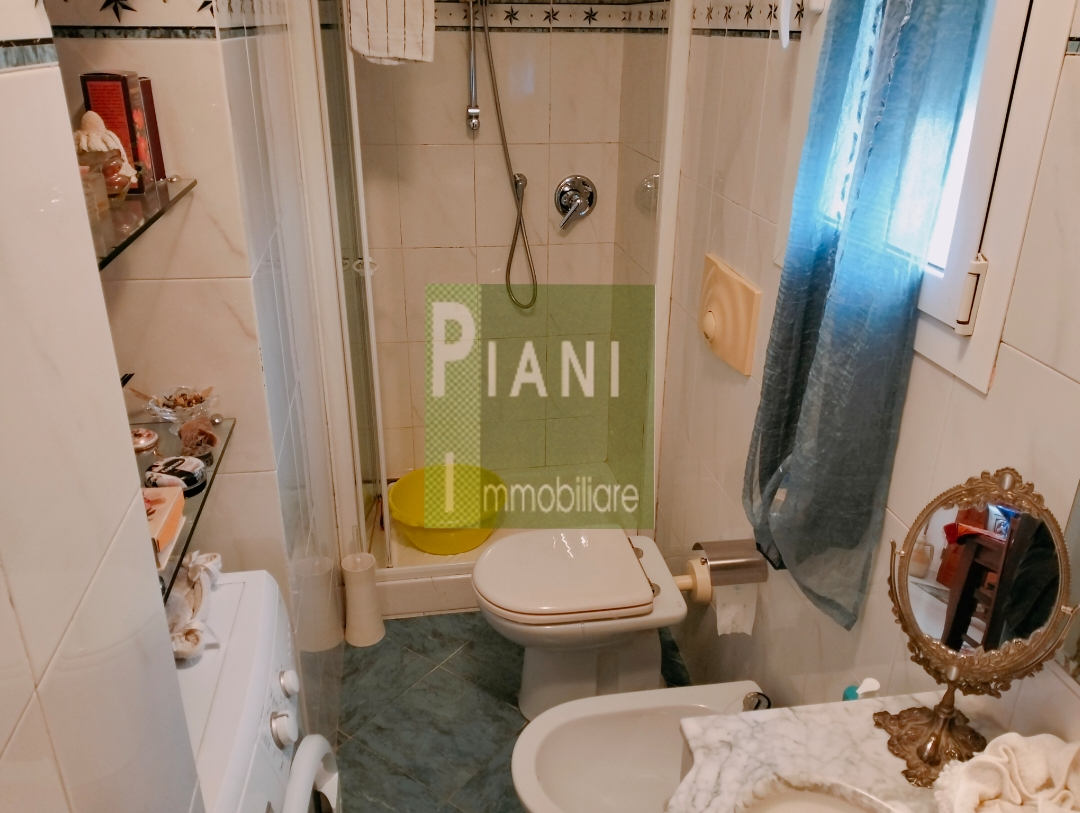 Immagine 6 di Appartamento in vendita  a Livorno