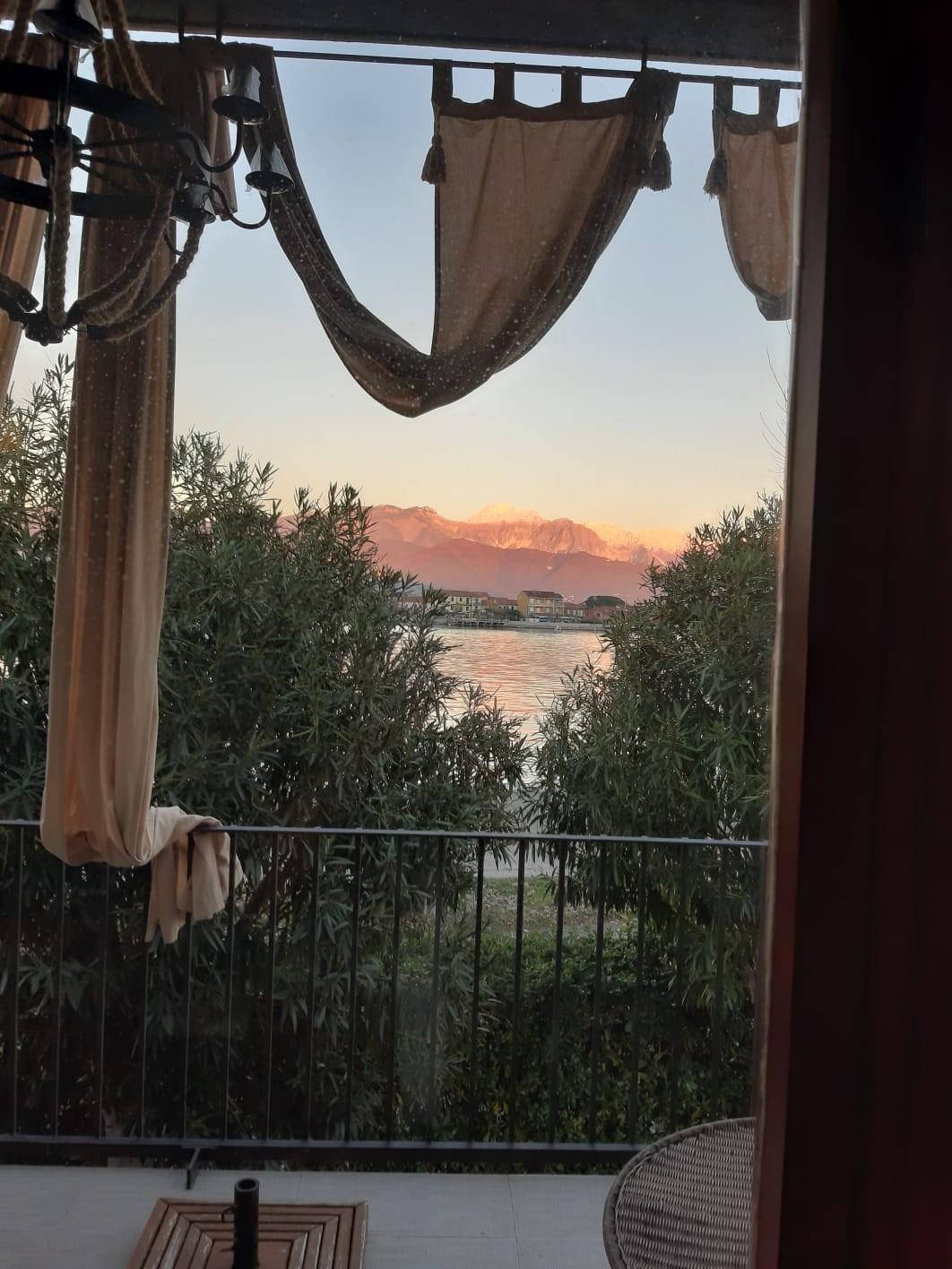 Immagine 10 di Casa bifamiliare in affitto  a Ameglia