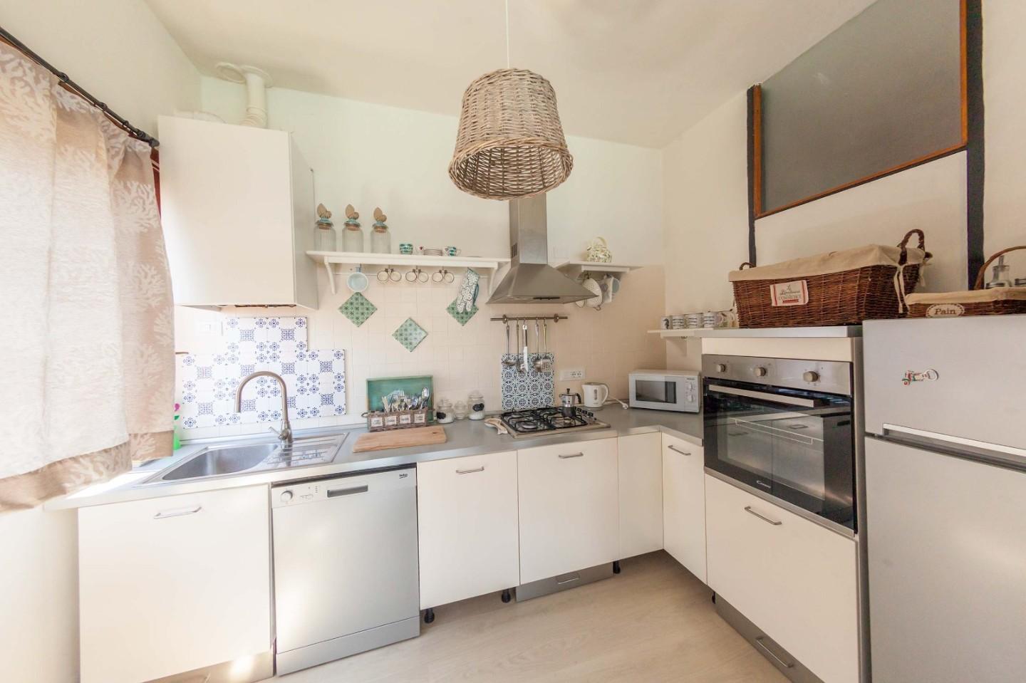 Immagine 5 di Casa bifamiliare in affitto  a Ameglia