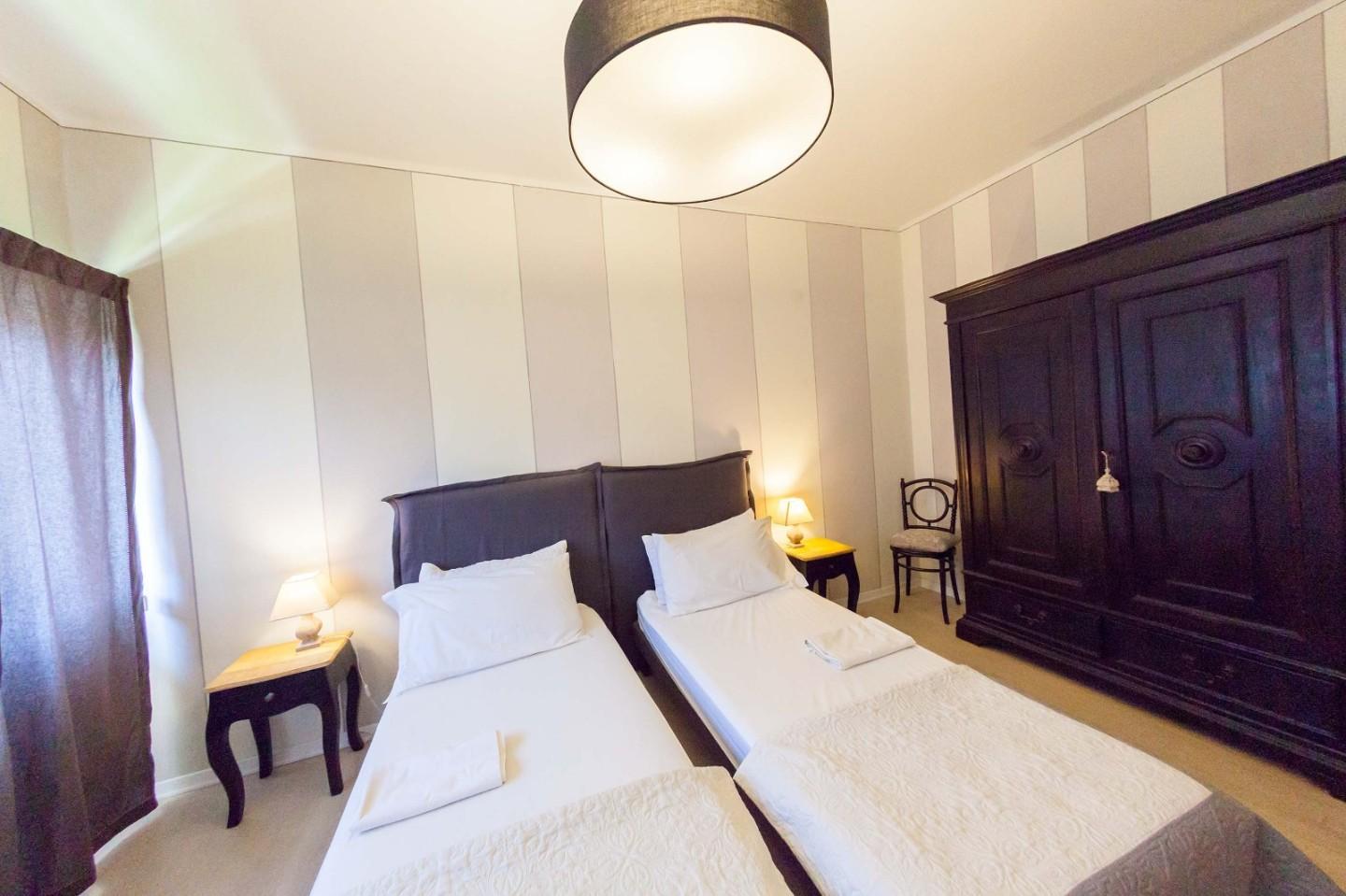 Immagine 11 di Casa bifamiliare in affitto  a Ameglia