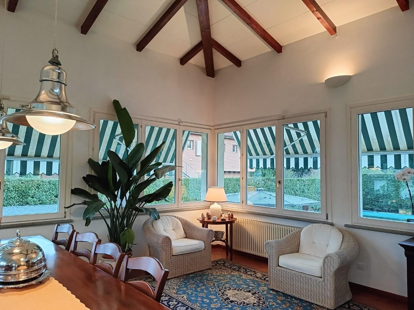 Immagine 9 di Villa in vendita  a Pisa