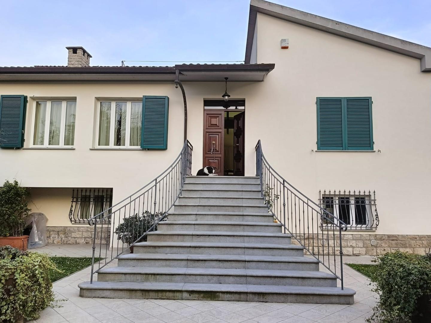 Immagine 19 di Villa in vendita  a Pisa