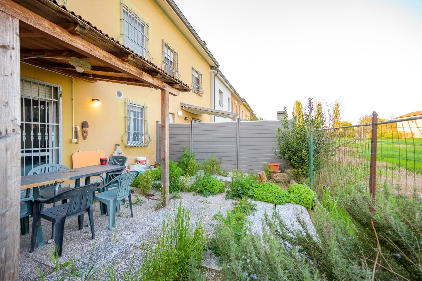 Immagine 35 di Villetta a schiera in vendita  a San Prospero