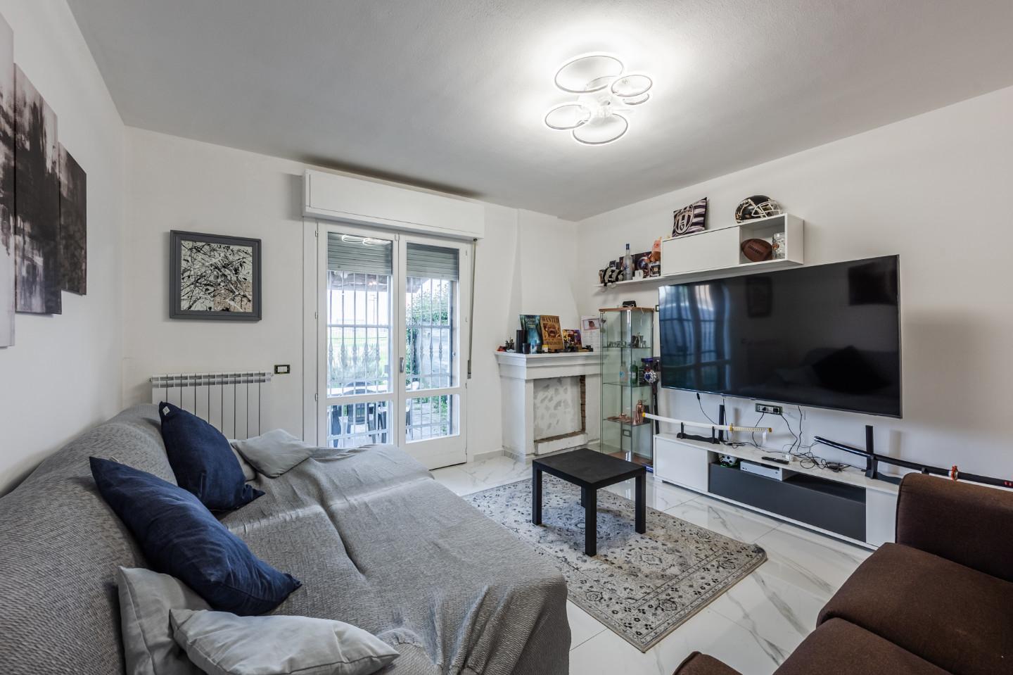 Immagine 10 di Villetta a schiera in vendita  a San Prospero