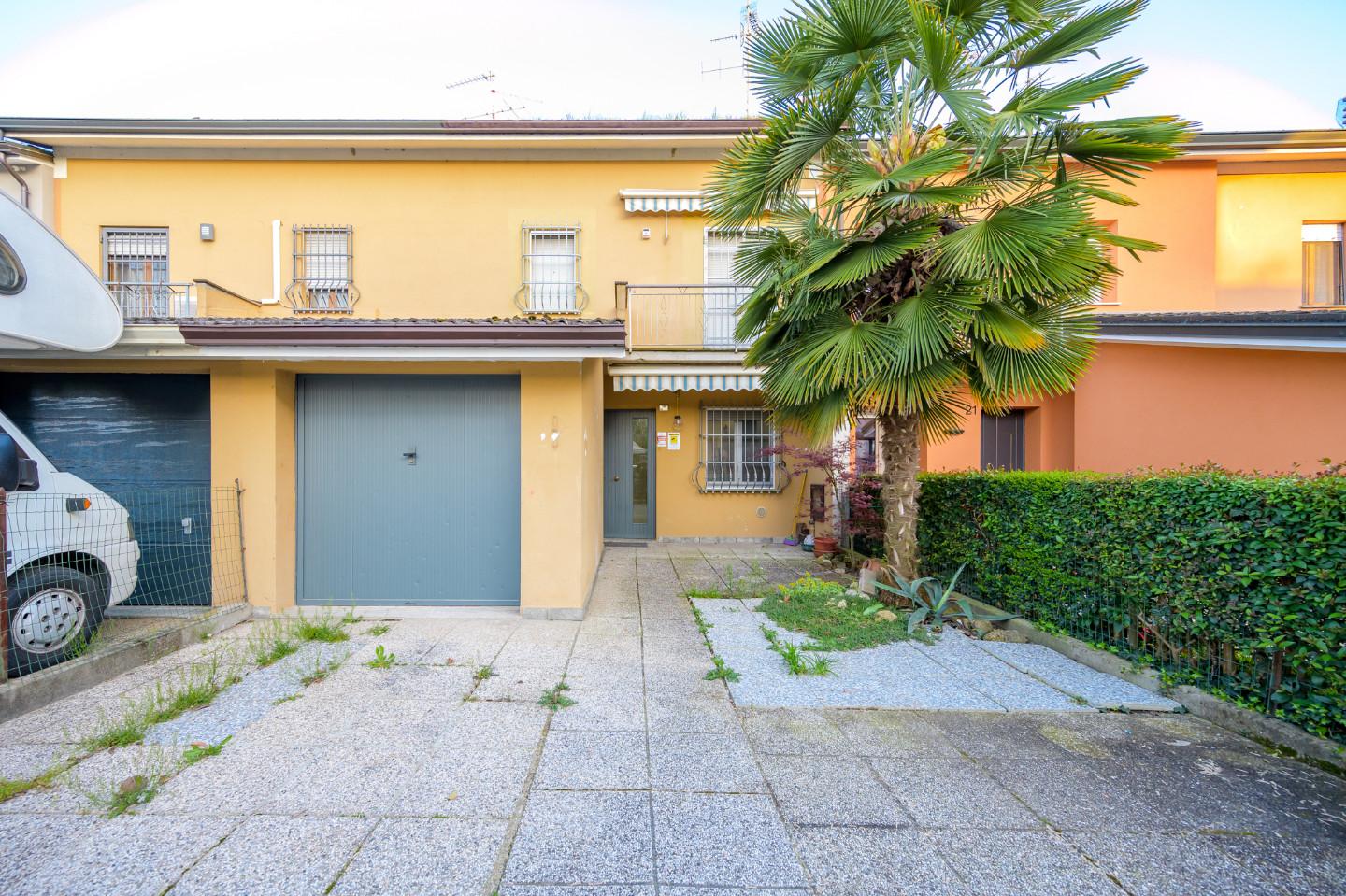 Immagine 37 di Villetta a schiera in vendita  a San Prospero