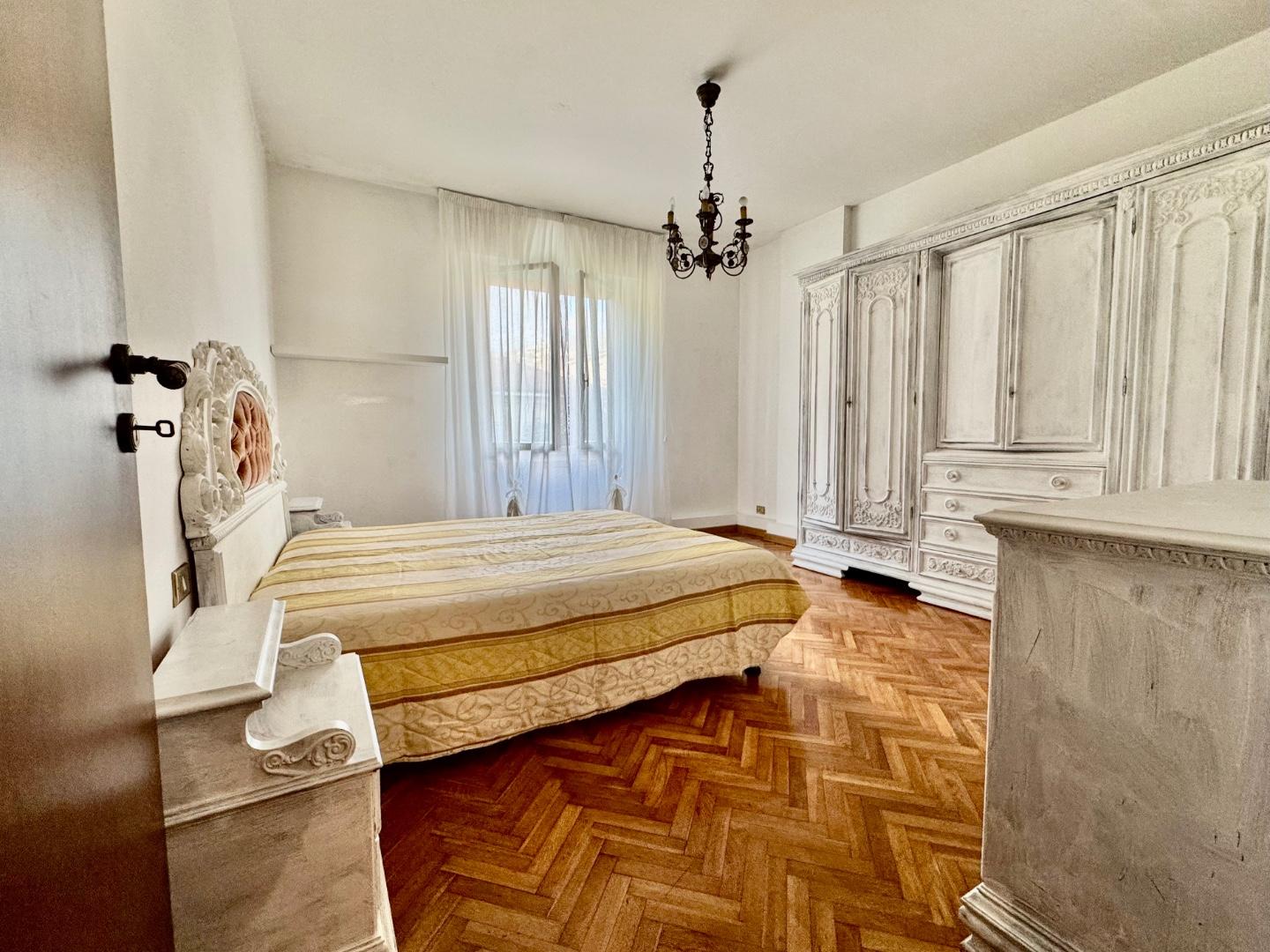 Immagine 19 di Appartamento in vendita  a Massa