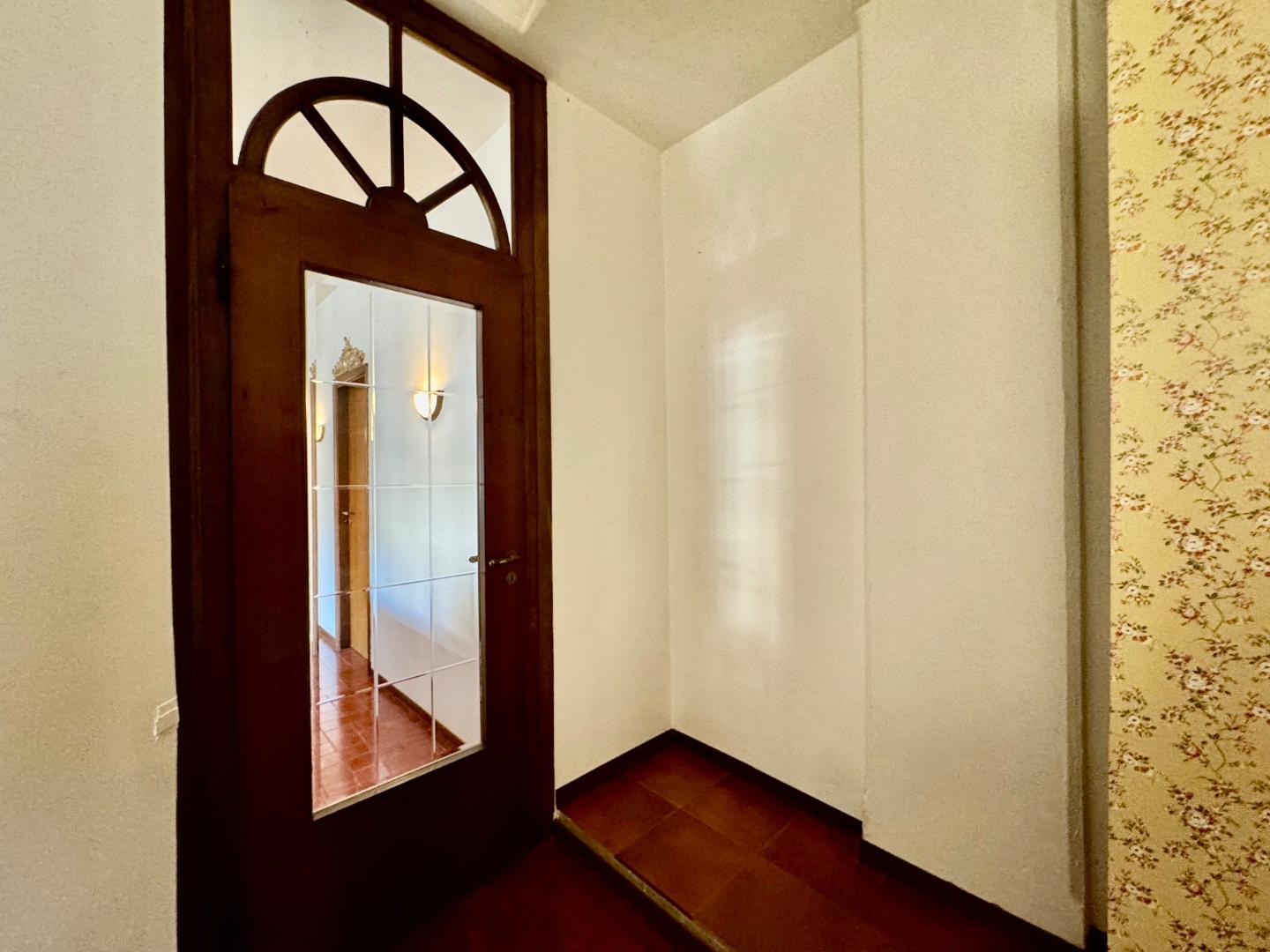 Immagine 11 di Appartamento in vendita  a Massa