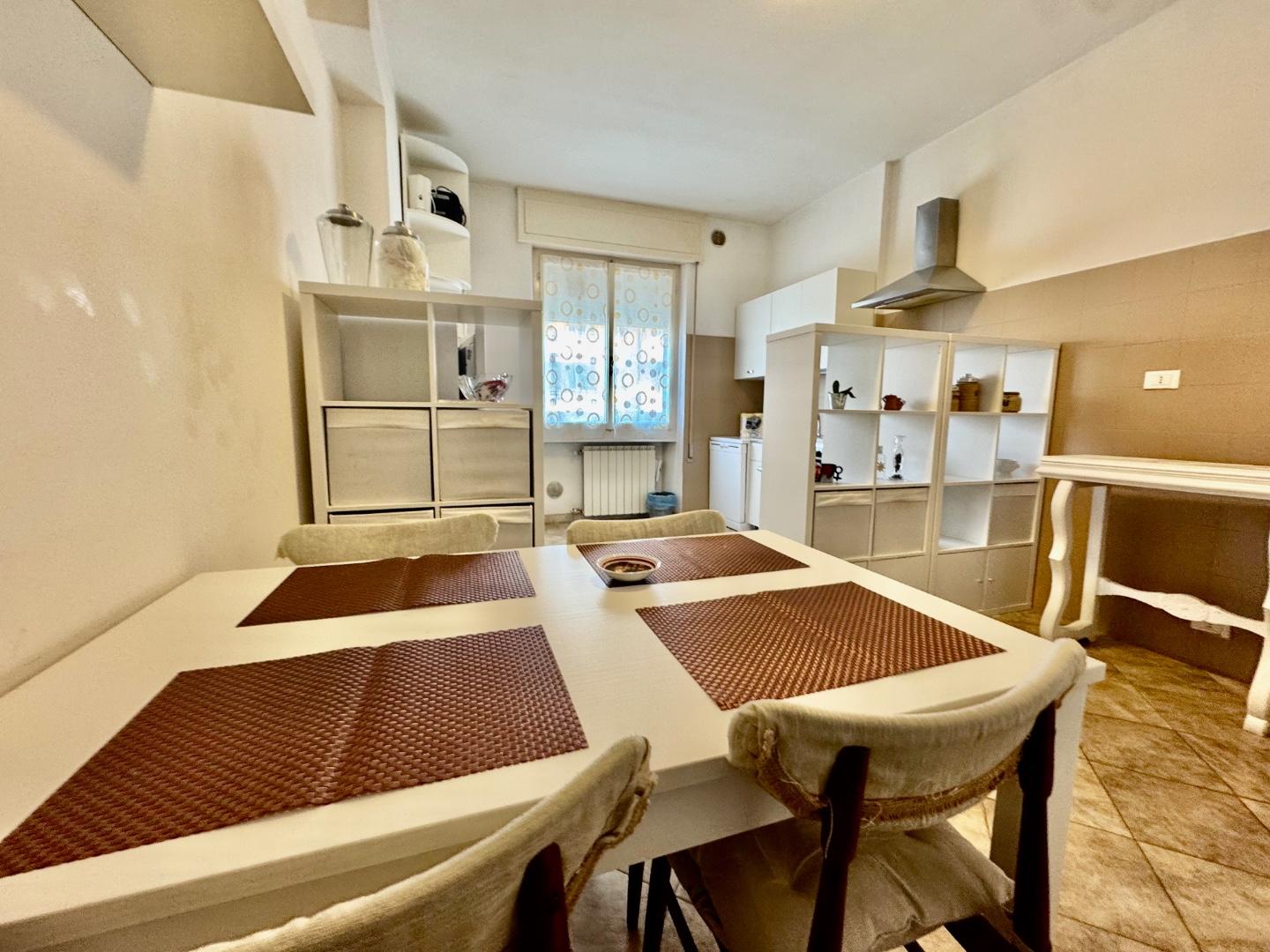 Immagine 3 di Appartamento in vendita  a Massa