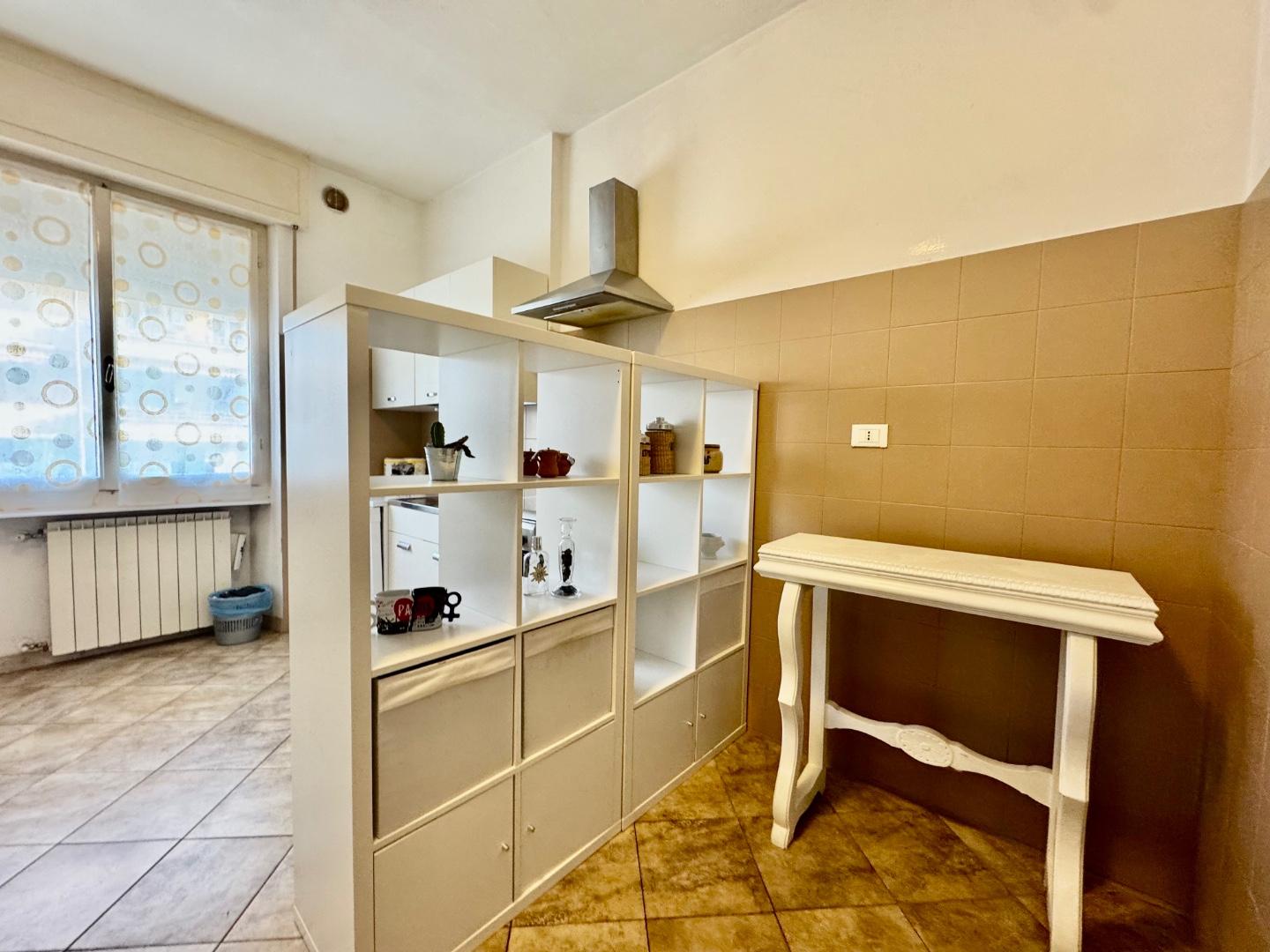 Immagine 5 di Appartamento in vendita  a Massa