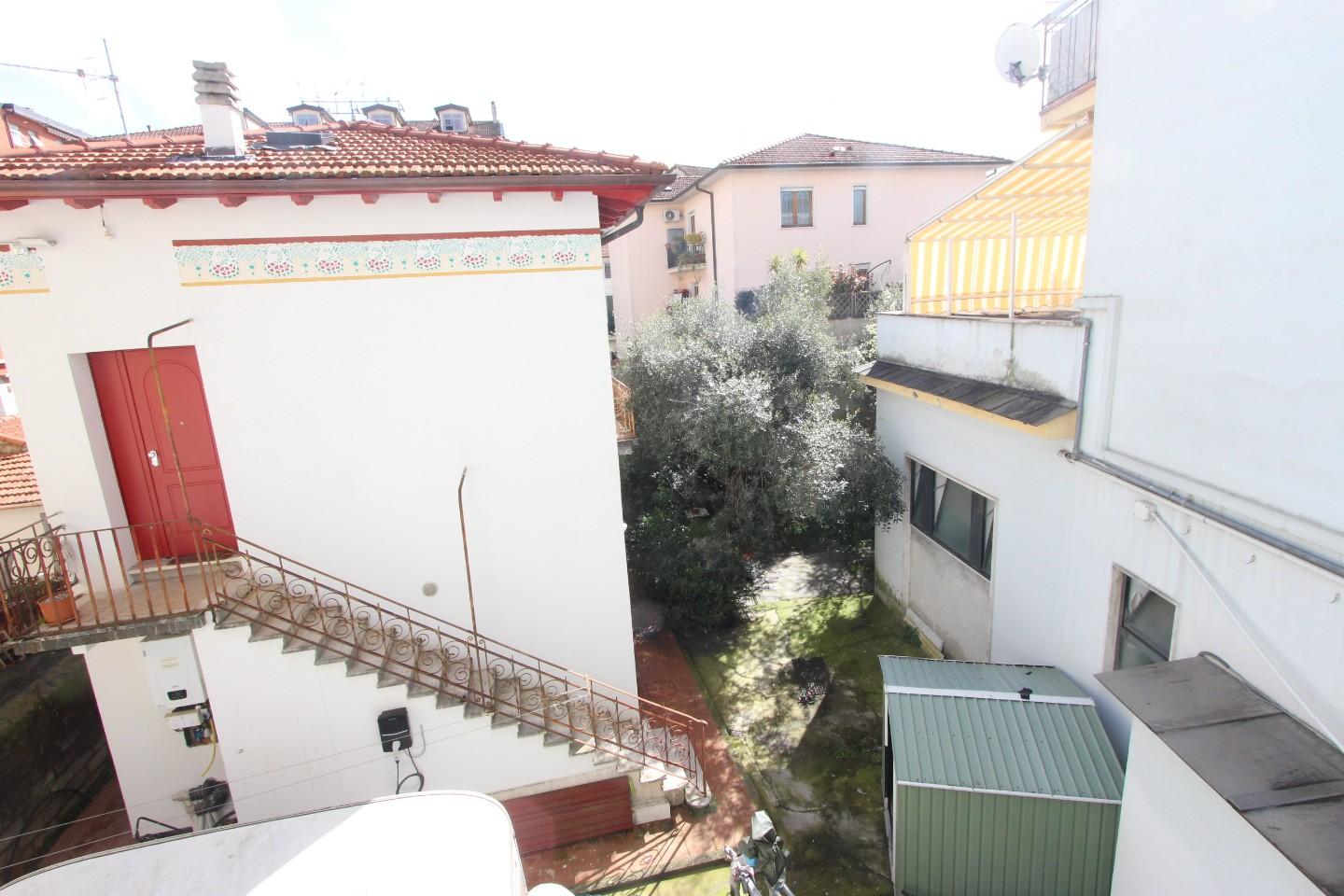 Immagine 10 di Appartamento in vendita  a La Spezia