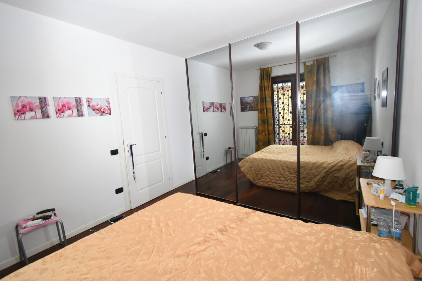 Immagine 26 di Casa bifamiliare in vendita  a Vecchiano