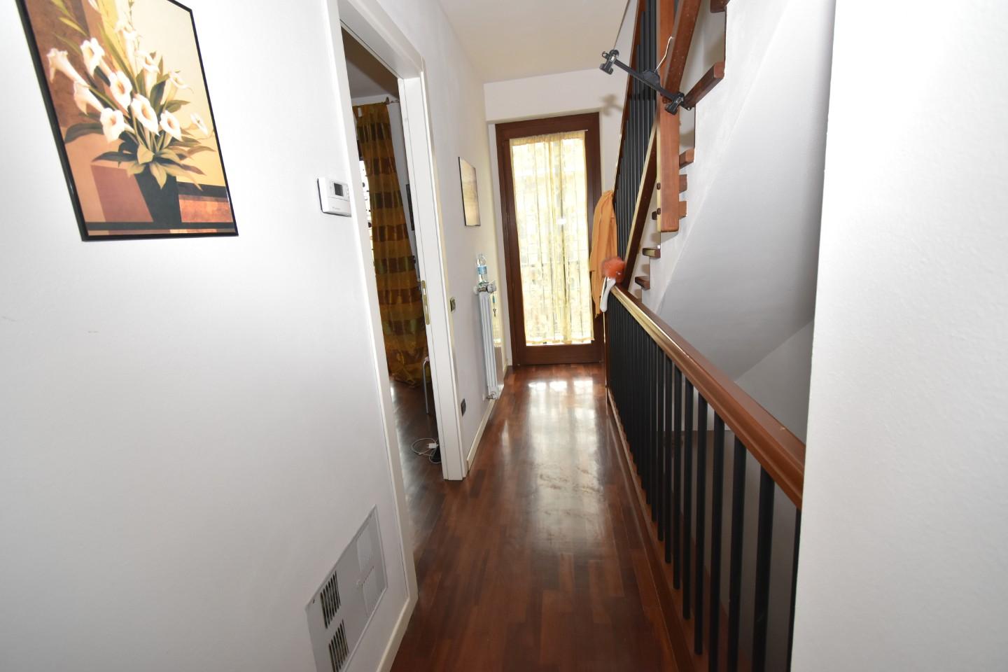 Immagine 22 di Casa bifamiliare in vendita  a Vecchiano