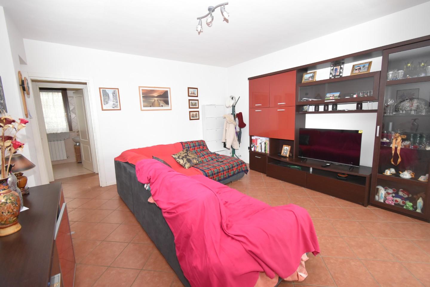 Immagine 3 di Casa bifamiliare in vendita  a Vecchiano