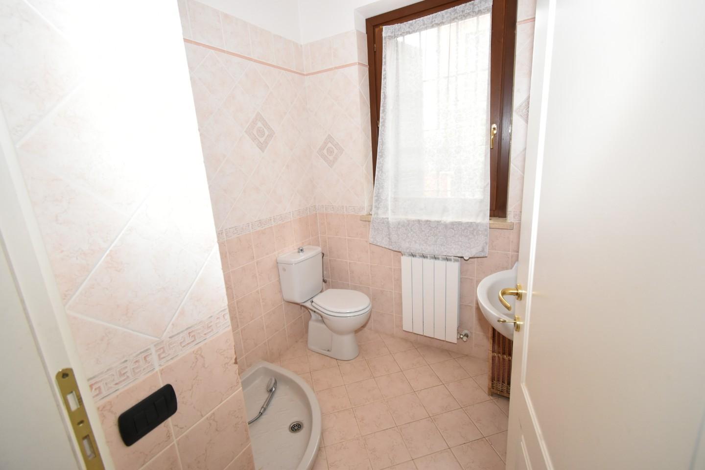 Immagine 7 di Casa bifamiliare in vendita  a Vecchiano