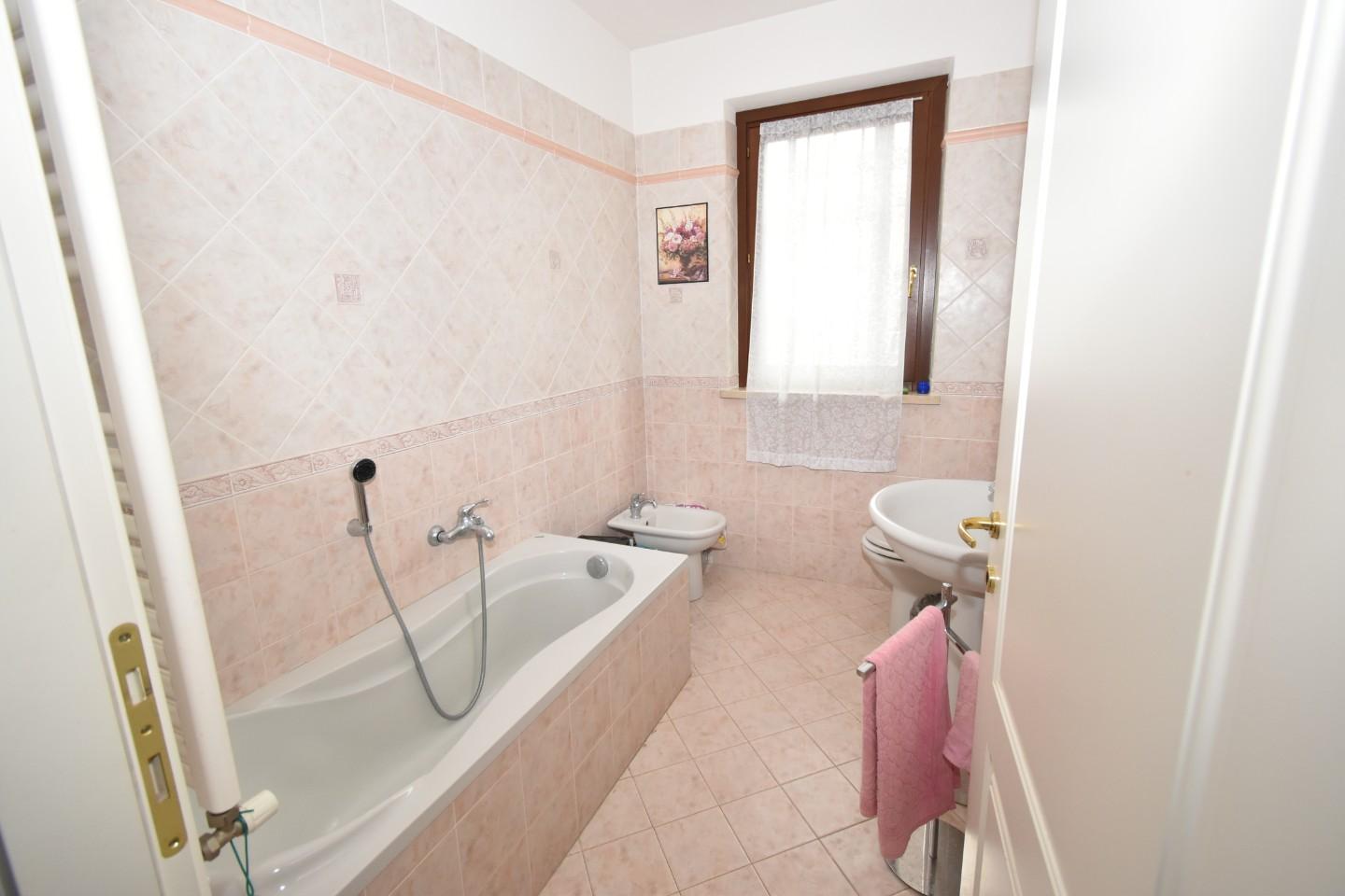 Immagine 20 di Casa bifamiliare in vendita  a Vecchiano