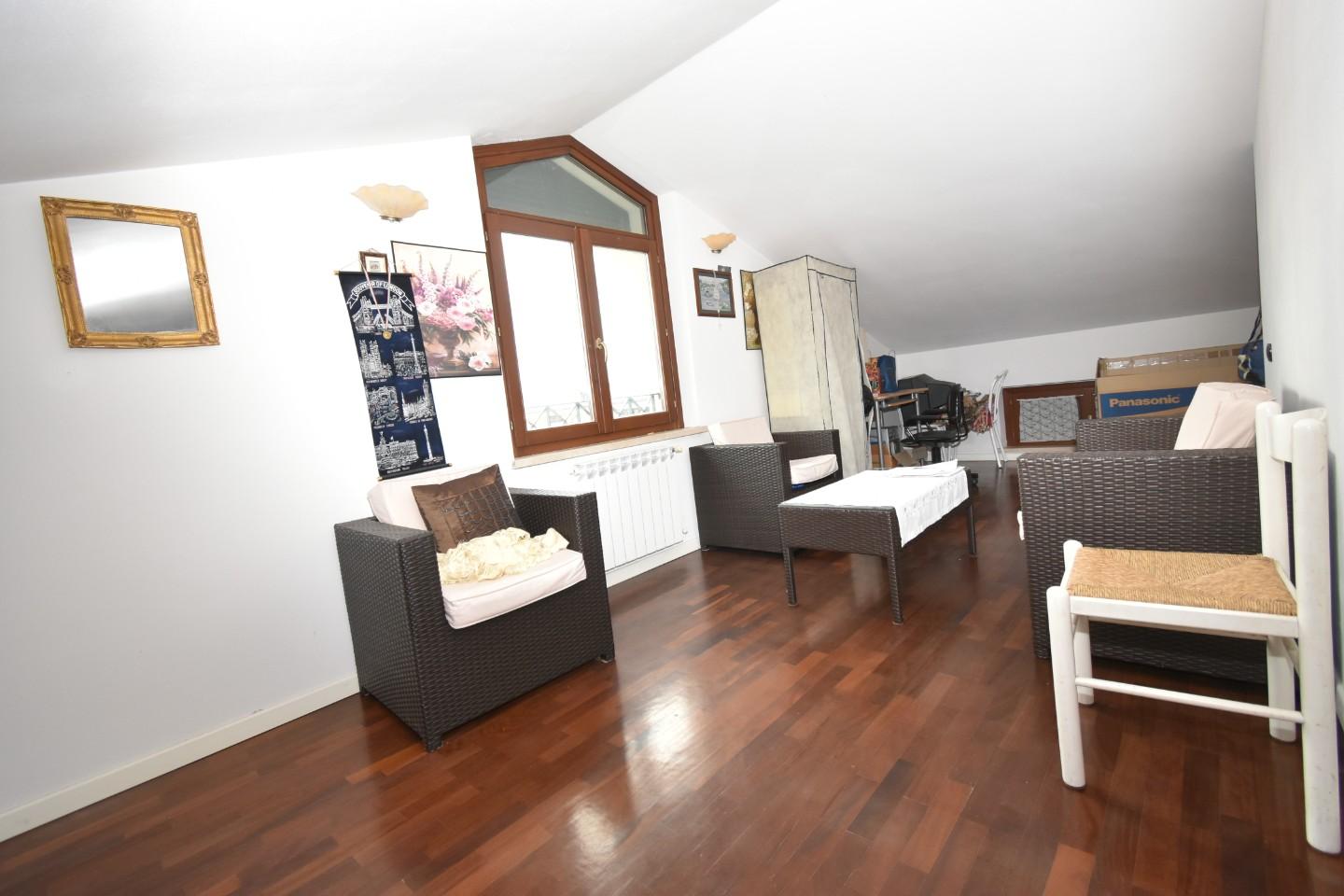 Immagine 32 di Casa bifamiliare in vendita  a Vecchiano