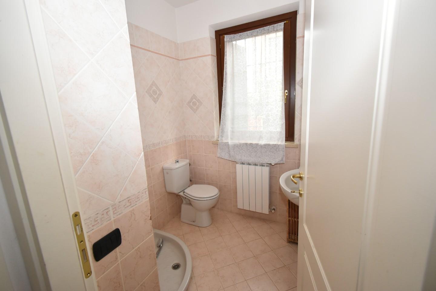 Immagine 8 di Casa bifamiliare in vendita  a Vecchiano