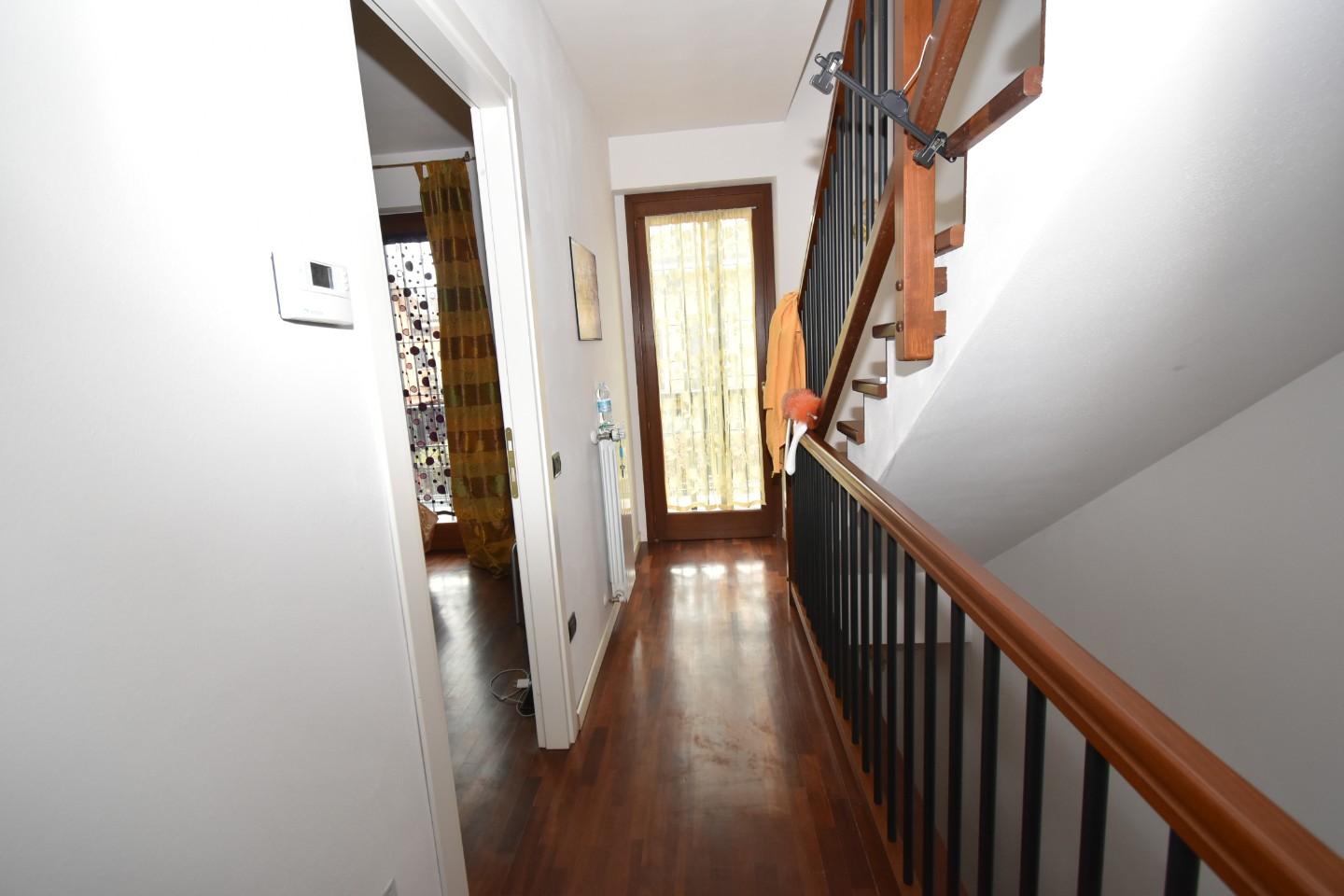 Immagine 23 di Casa bifamiliare in vendita  a Vecchiano