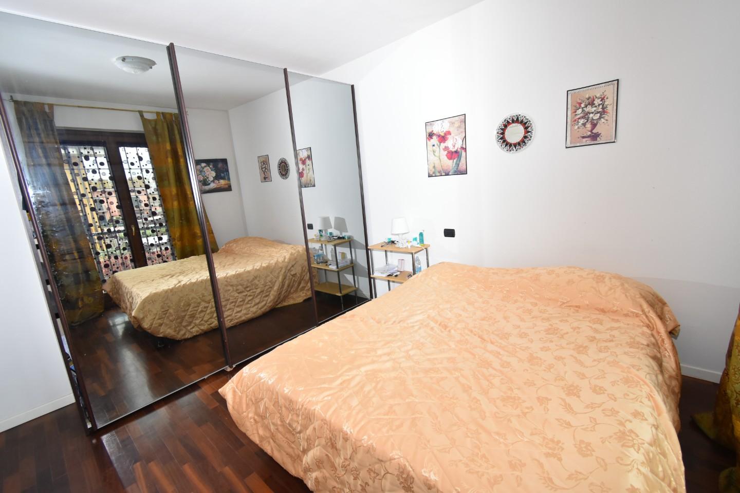 Immagine 25 di Casa bifamiliare in vendita  a Vecchiano