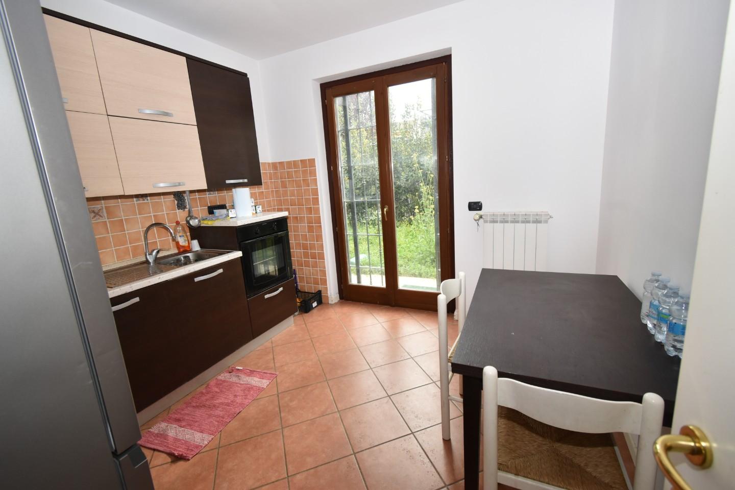 Immagine 10 di Casa bifamiliare in vendita  a Vecchiano