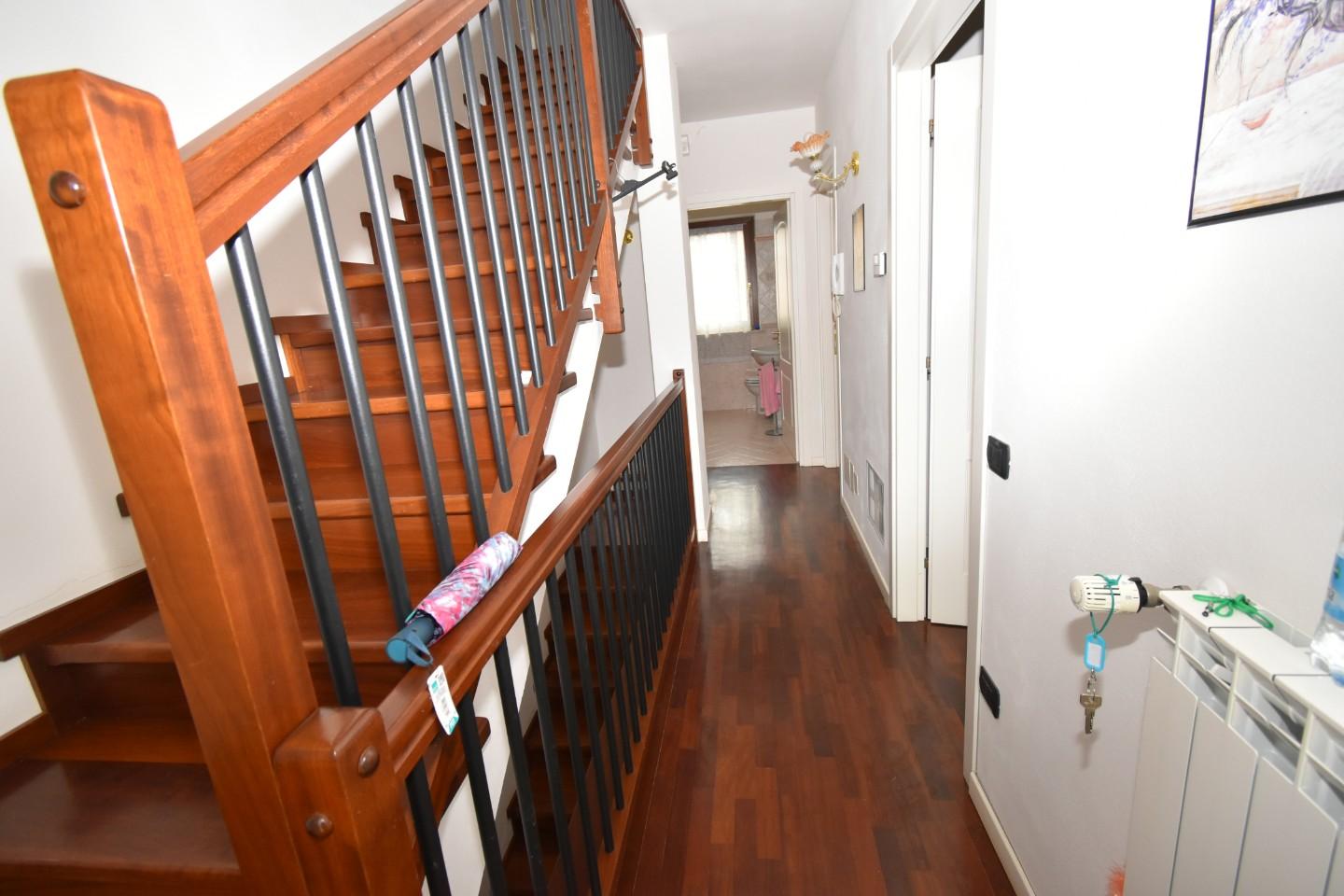 Immagine 27 di Casa bifamiliare in vendita  a Vecchiano