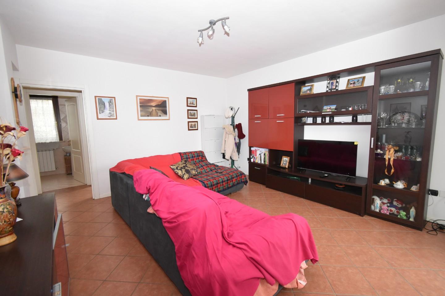 Immagine 2 di Casa bifamiliare in vendita  a Vecchiano