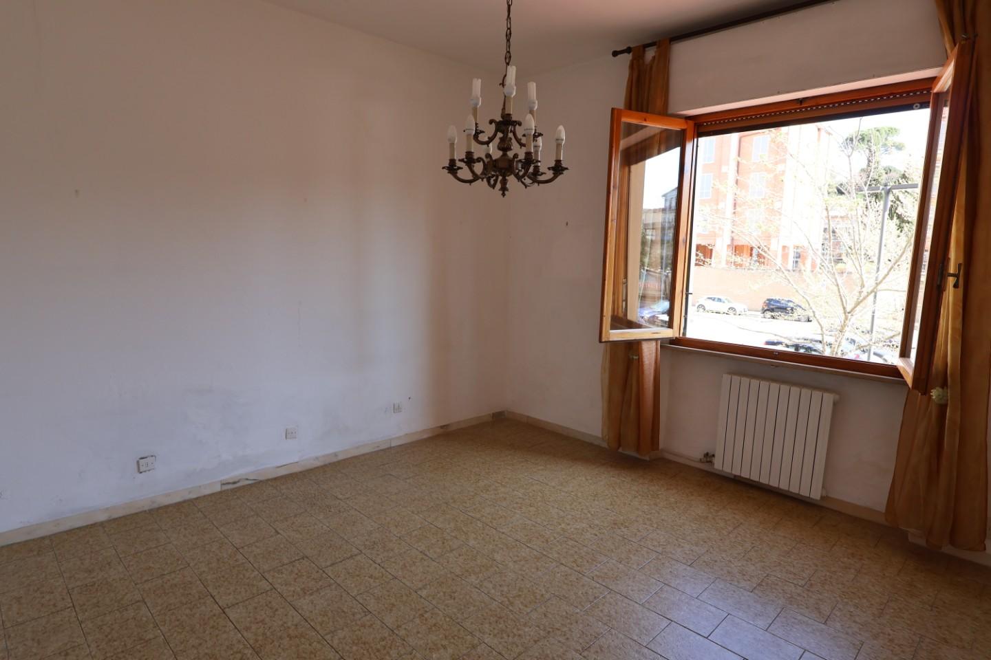 Immagine 14 di Appartamento in vendita  a Poggibonsi