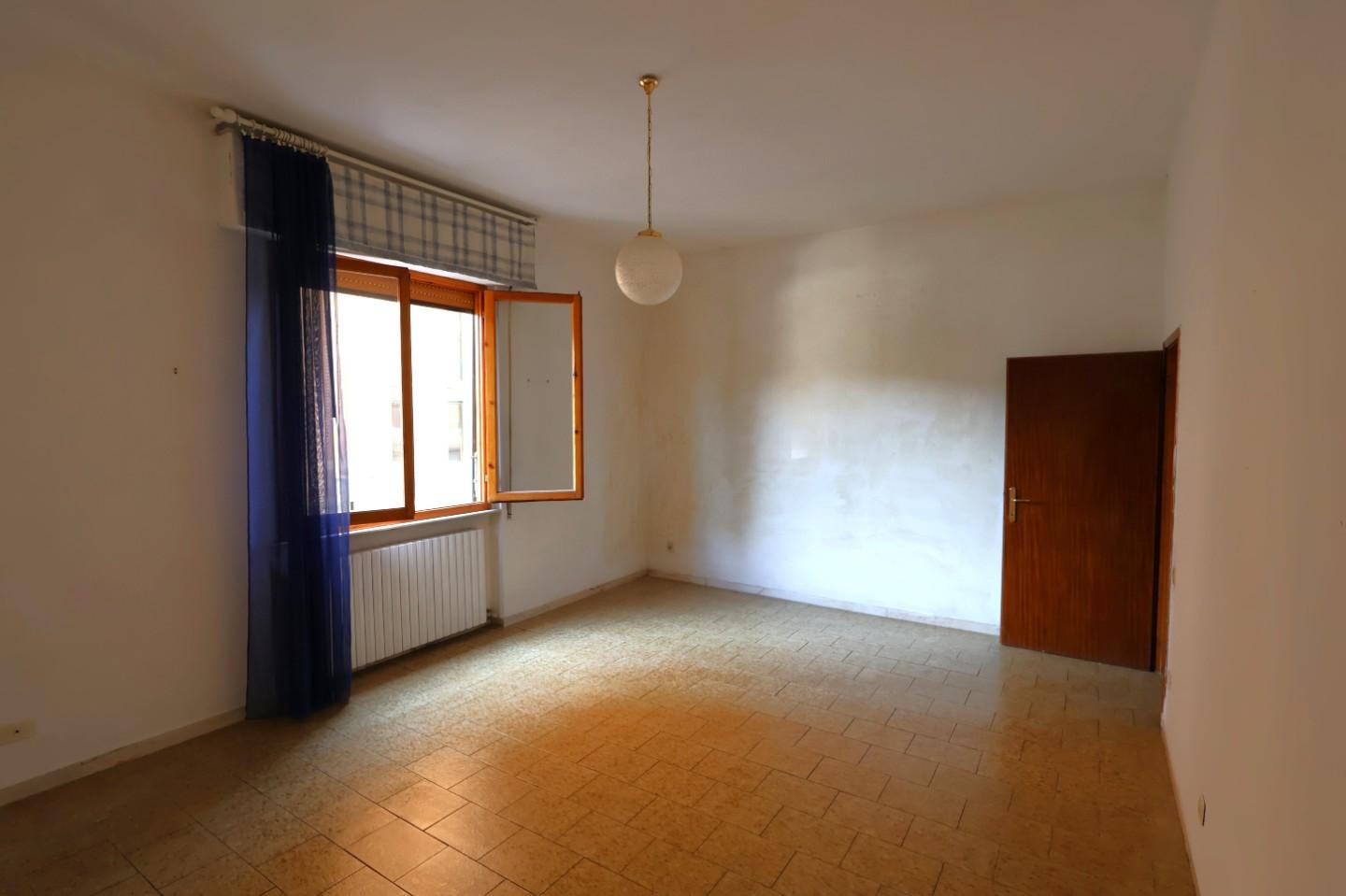 Immagine 13 di Appartamento in vendita  a Poggibonsi