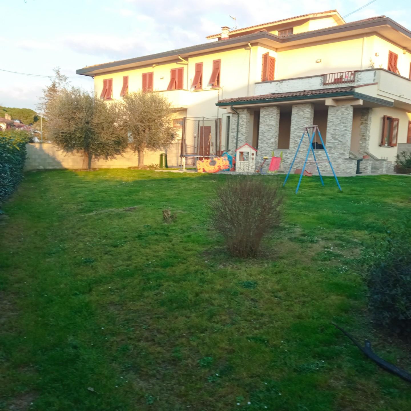 Immagine 37 di Appartamento in vendita  a Montopoli In Val D'arno