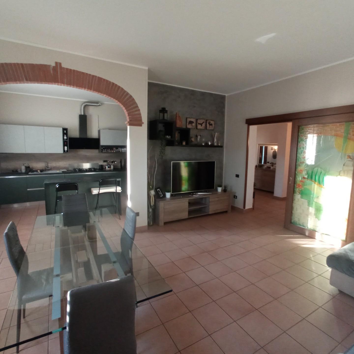 Immagine 3 di Appartamento in vendita  a Montopoli In Val D'arno