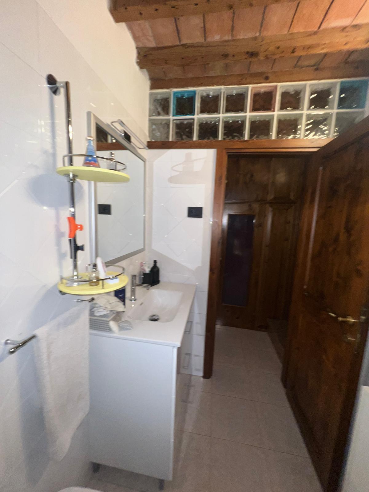 Immagine 13 di Appartamento in vendita  a Colle Di Val D'elsa