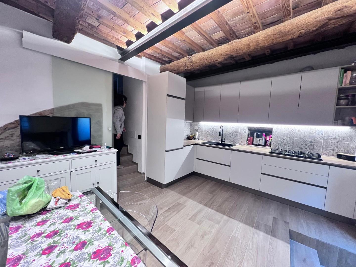 Immagine 25 di Appartamento in vendita  a Colle Di Val D'elsa