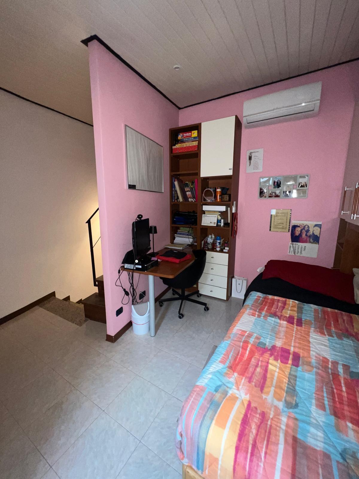 Immagine 17 di Appartamento in vendita  a Colle Di Val D'elsa