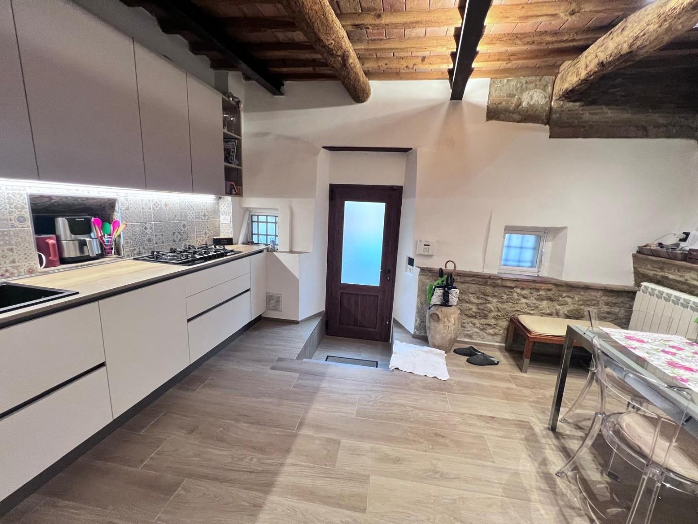 Immagine 2 di Appartamento in vendita  a Colle Di Val D'elsa