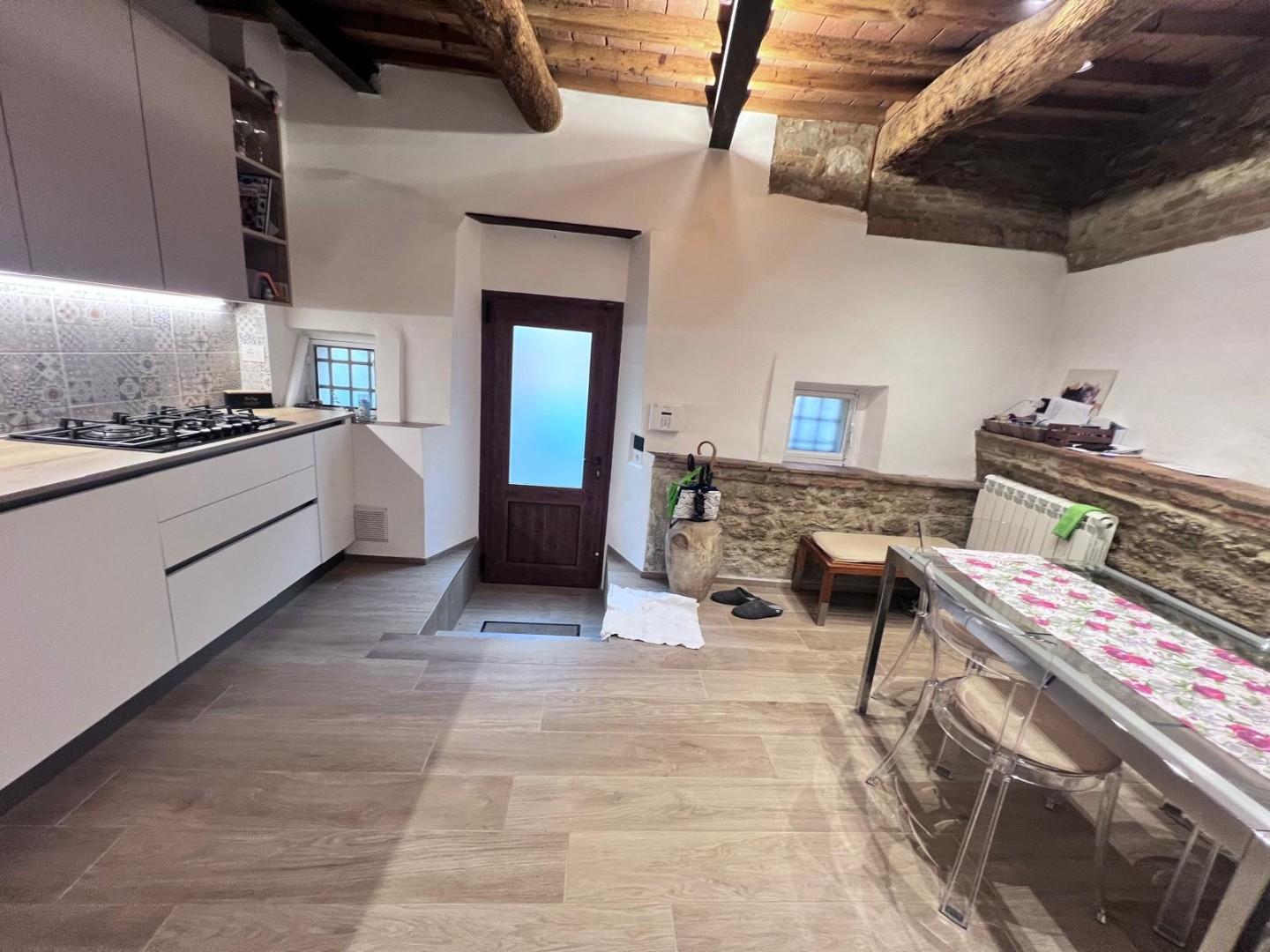 Immagine 5 di Appartamento in vendita  a Colle Di Val D'elsa