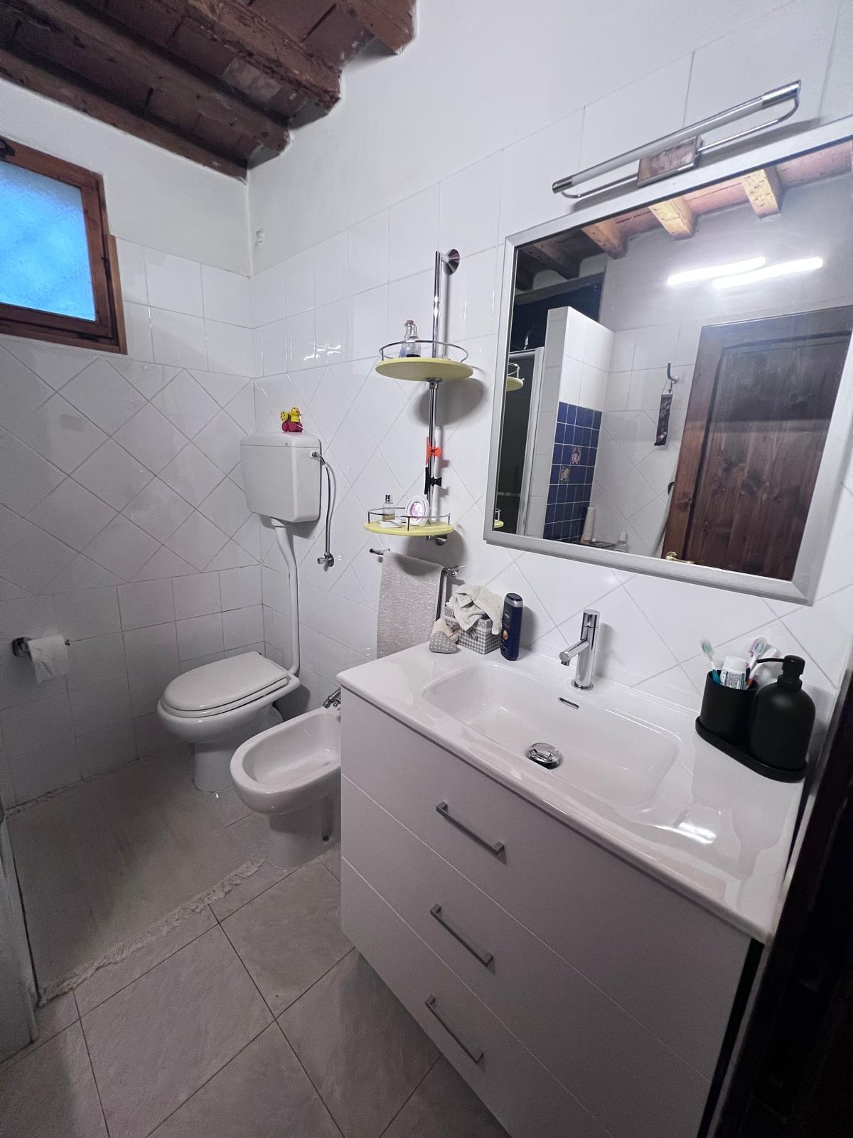 Immagine 14 di Appartamento in vendita  a Colle Di Val D'elsa