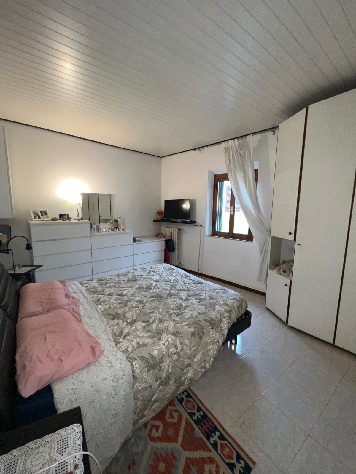 Immagine 38 di Appartamento in vendita  a Colle Di Val D'elsa