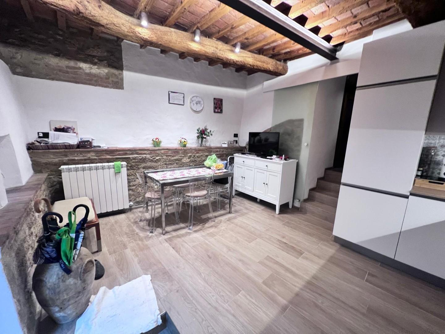 Immagine 6 di Appartamento in vendita  a Colle Di Val D'elsa