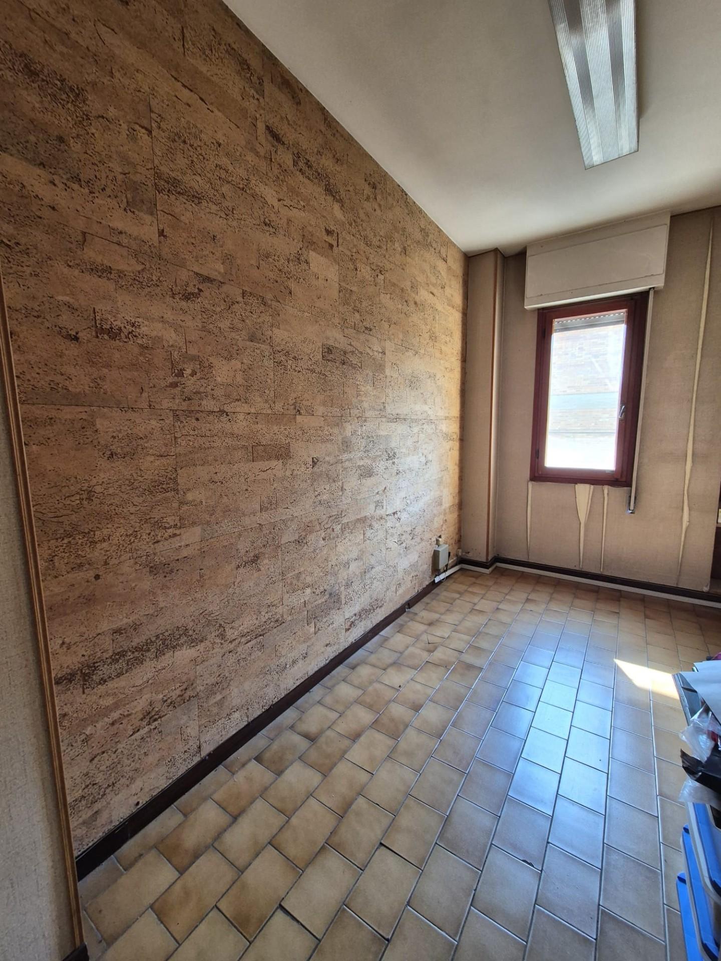 Immagine 8 di Ufficio in vendita  a Santa Croce Sull'arno