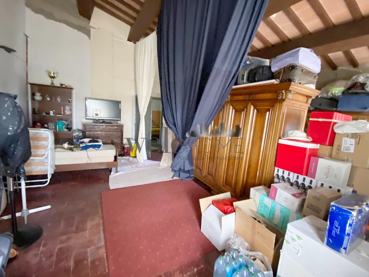 Immagine 18 di Casa bifamiliare in vendita  a Campi Bisenzio