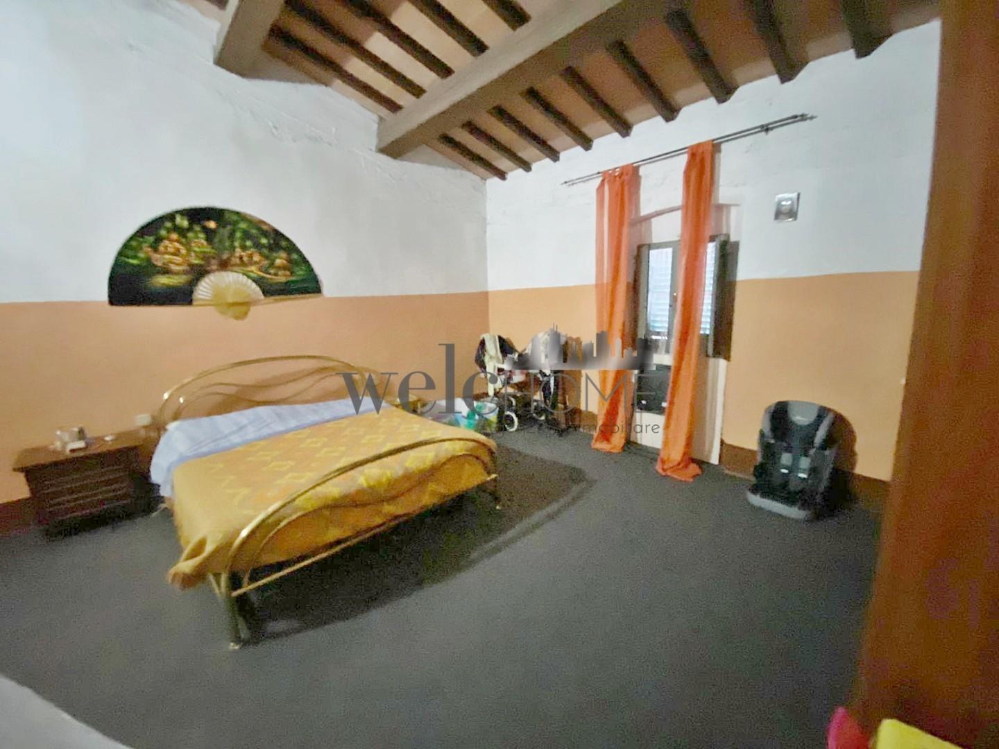 Immagine 10 di Casa bifamiliare in vendita  a Campi Bisenzio