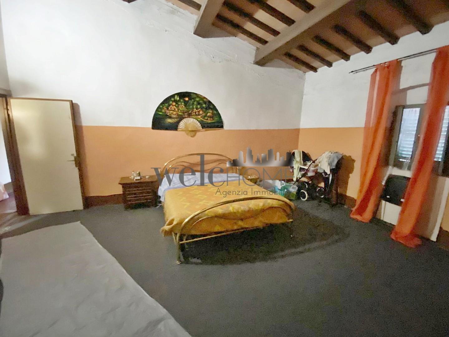 Immagine 11 di Casa bifamiliare in vendita  a Campi Bisenzio