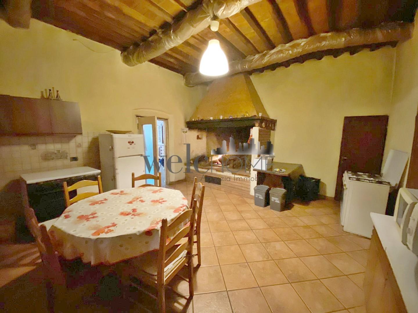 Immagine 9 di Casa bifamiliare in vendita  a Campi Bisenzio